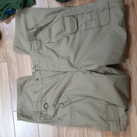 5.11 Tactical 36 X 32 - Picture 3 of 5